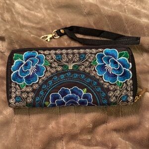Floral Embroidered Black and Blue Women's Clutch